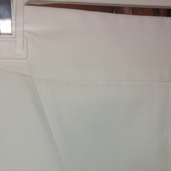 The Limited - Picture 4 of 6